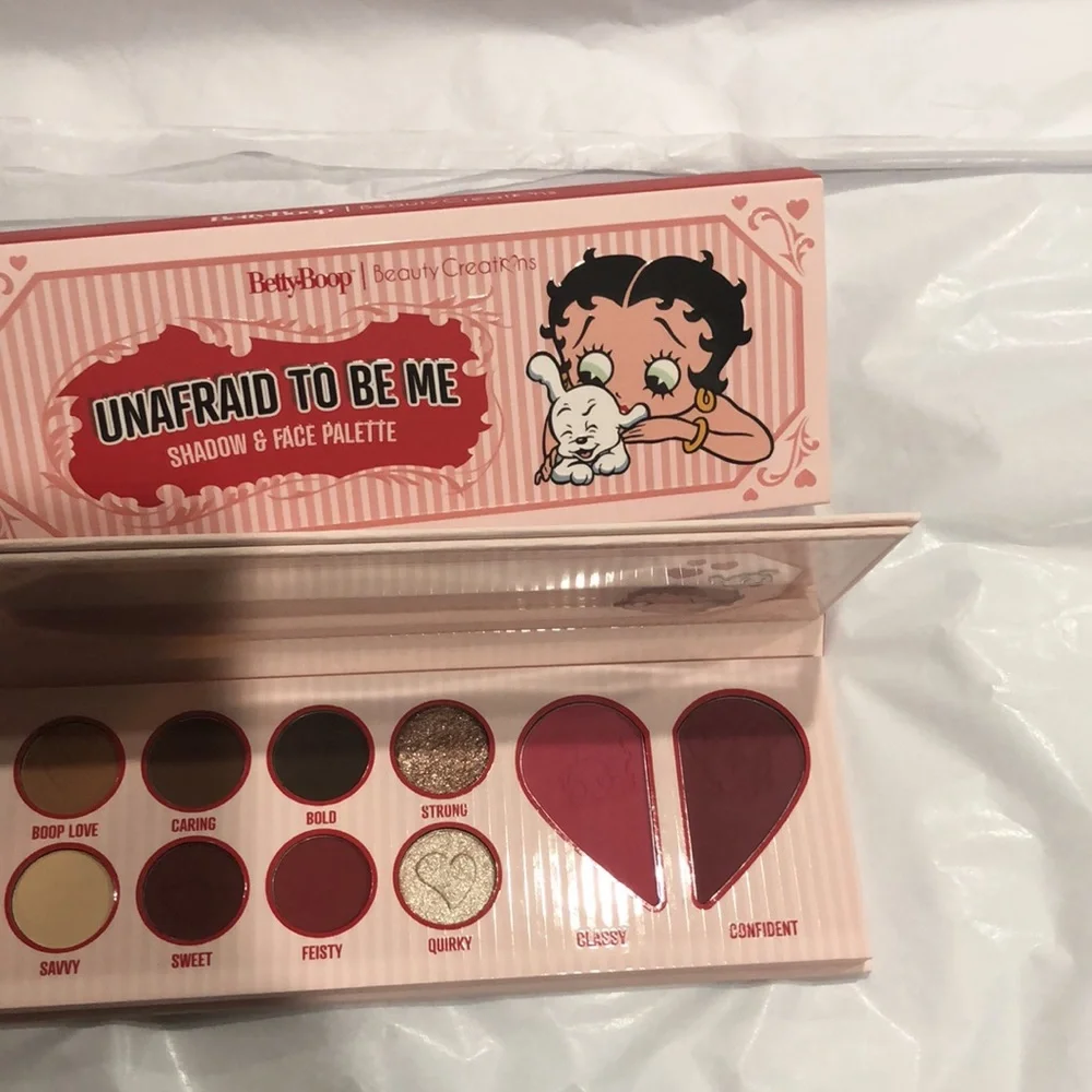Betty Boop unafraid to‎ be me 10 shases eyeshadow and face mirrored palette new